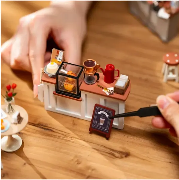 Diorama. Puzzle 3D 183 piese - Minicasuta Diy - Coffee Shop | Robotime