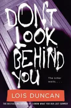 Don't Look Behind You, Paperback/Lois Duncan