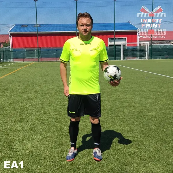 Echipament arbitru pentru adulti EA1 S, Tricou verde, șort negru