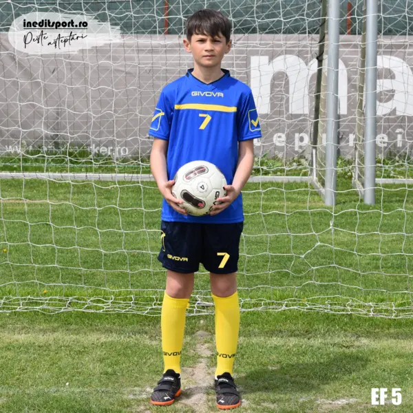 Echipament fotbal copii si adulti personalizat GIVOVA EF5 L, Tricou albastru cu galben și șort bleumarin