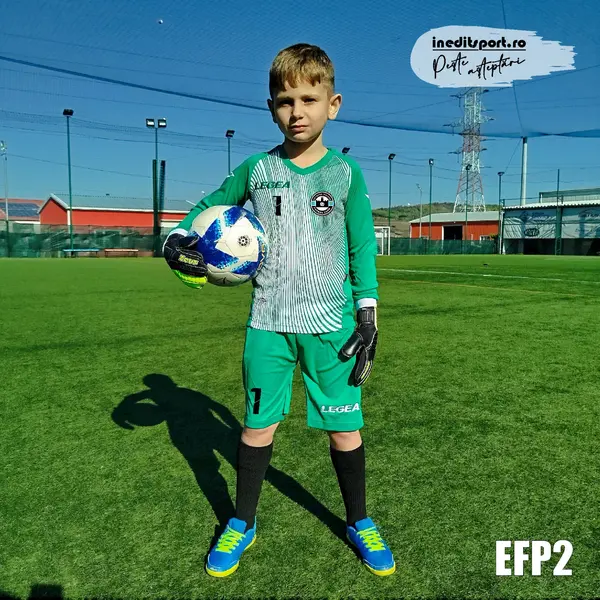 Echipament portar copii si adulti personalizabil EFP2 3XS, Tricou și șort verde