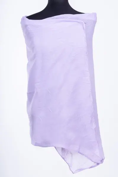 Esarfa violet deschis, dreptunghiulara, alungita in colturi, din bumbac si matase