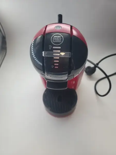 Espressor cu capsule KRUPS NESCAFÉ® Dolce Gusto® Mini Me KP123H10, 1500 W, capacitate rezervor 0.8 L ,15 bari presiune, Tehnologia Play & Select, functie Eco, Rosu/Negru