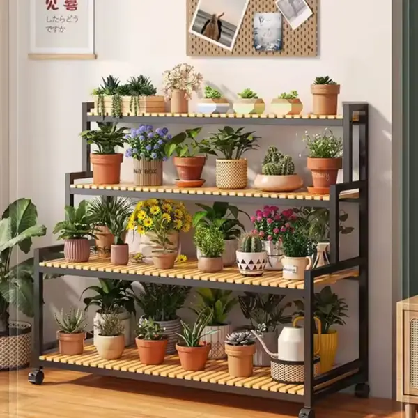 Etajeră plante cu 4 rafturi bambus și roți, cadru metalic – Negru, pentru interior/exterior, 145x48x10