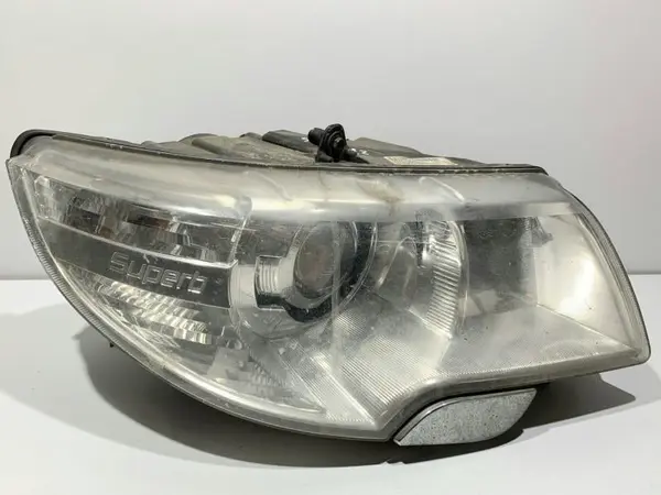 Far dreapta bixenon 3T2941016B Skoda Superb 2 (2008-2013)