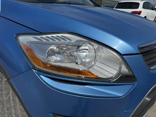 Far dreapta Ford Kuga (2008-2012)