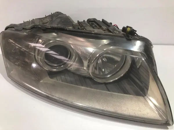 Far dreapta xenon Audi A8 (2002-2009) [4E] D3