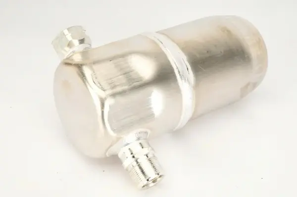 Filtru uscator AC AUDI 80, A4, A6, CABRIOLET, COUPE; VW PASSAT 1.6-3.0 intre 1988-2005