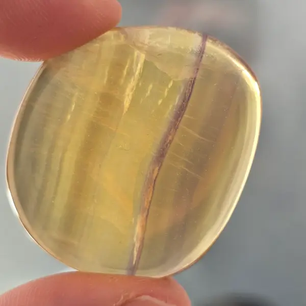 Fluorit galben palmstone | Model 2