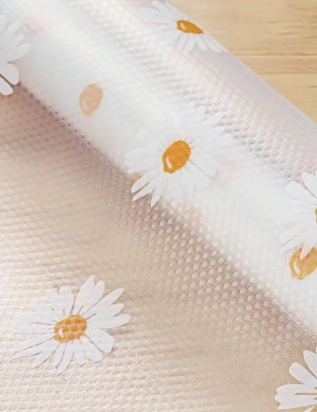 Folie de protectie pentru rafturi 45 x 300cm cu floricele albe