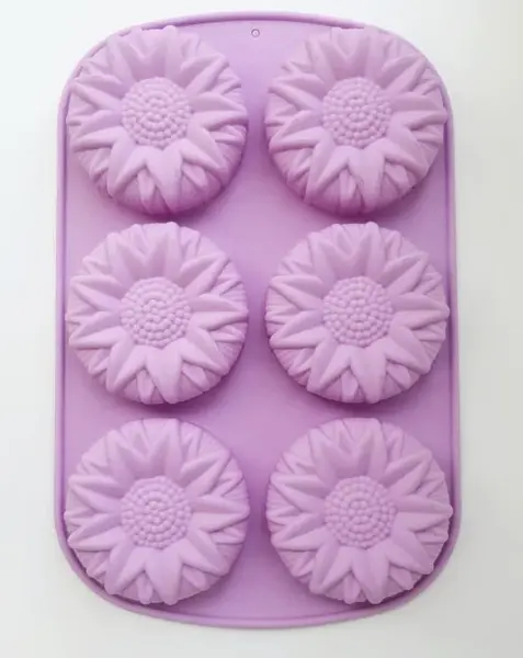 Forma din silicon pentru briose, forma floarea soarelui, 6 alveole, diverse culori,27x17x3 cm