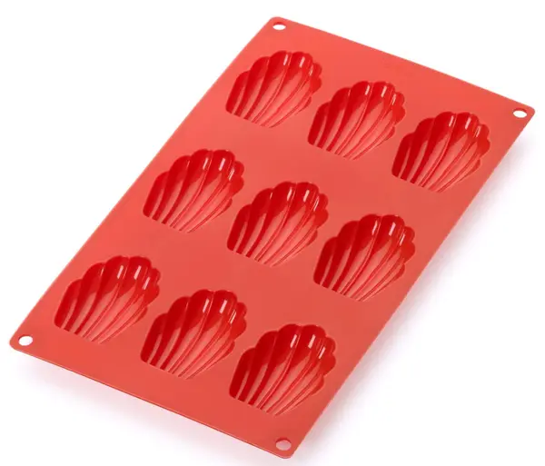 Formă din silicon pentru madeleine Lekue - 30 x 17.5 x 2 cm, 9 cuiburi, roșie