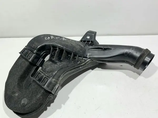Furtun admisie aer 17751-0Y120 Toyota Corolla (2012-2018) 1.3 benzina NRE180 101 cp
