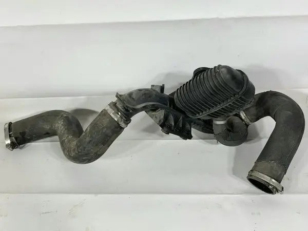 Furtun intercooler cu rezervor vacuum 4G0145673Q Audi A6 (2010-2018) [4G2, C7] 2.0 tdi CGLC