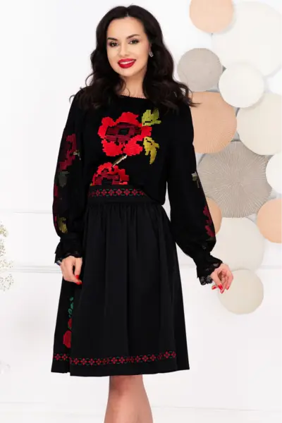 Fusta Effect neagra in clos accesorizata cu broderie traditionala
