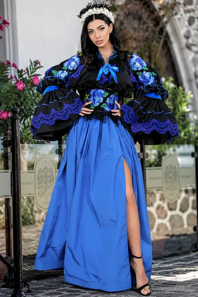 Fusta eleganta Zbor de Safir