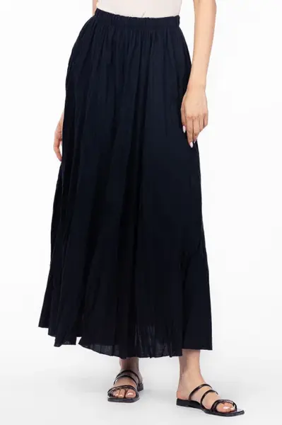 Fusta lunga, ampla, clos, din bumbac creponat, neagra