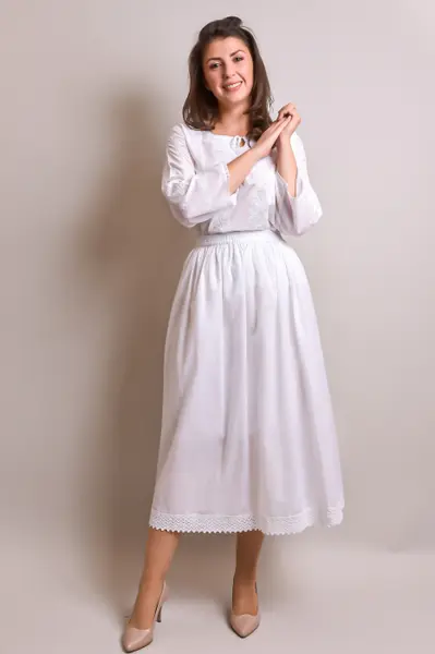 Fusta traditionala alba - poale lungi