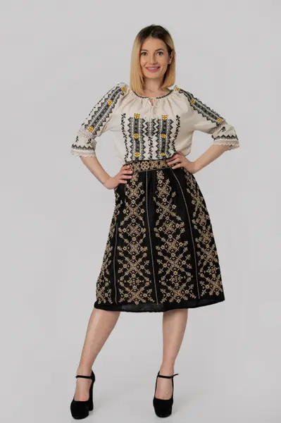 Fusta traditionala neagra cu broderie geometrica crem Elisabeta