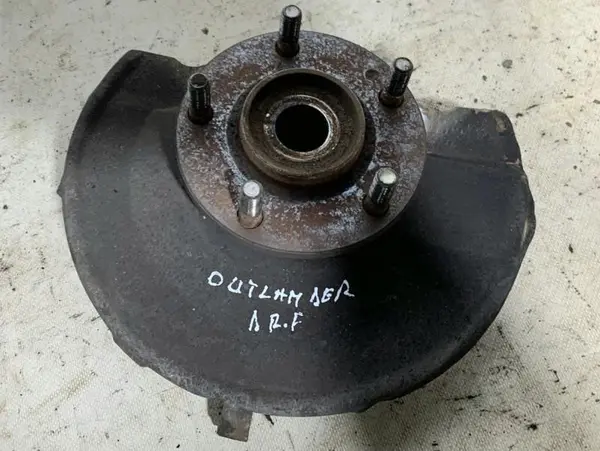 Fuzeta dreapta fata 3870A008 Mitsubishi Outlander 2 (2006-2012) 1.6 hdi 9H05, 9HD