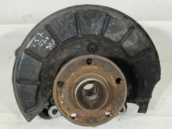 Fuzeta stanga fata 3C0407253F Volkswagen Passat B6 3C (2005-2010) 2.0 tdi CFFB