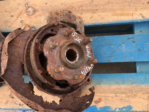 Fuzeta stanga spate Nissan Pathfinder (2005->) 2.5 dci