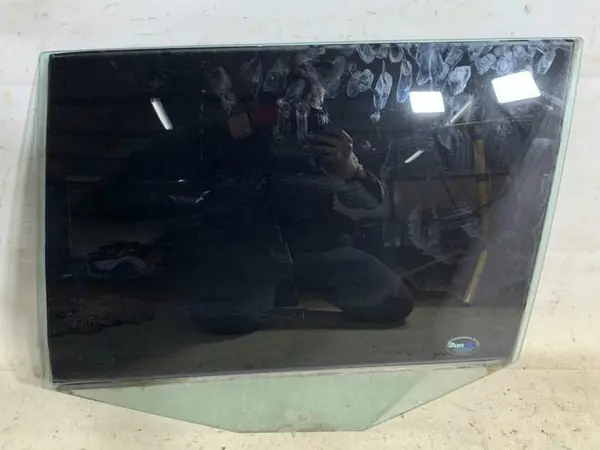 Geam usa stanga spate Volkswagen Golf 6 (2008-2013)