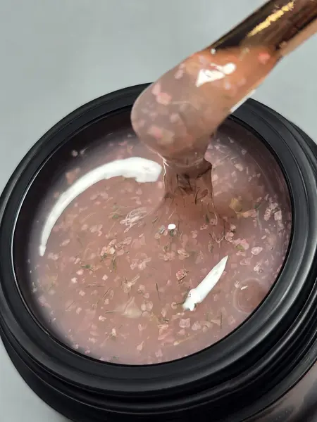 Gel Autonivelant Everin Petal Stories Bare Bloom 15gr - Gel Nude cu Inserții Botanice