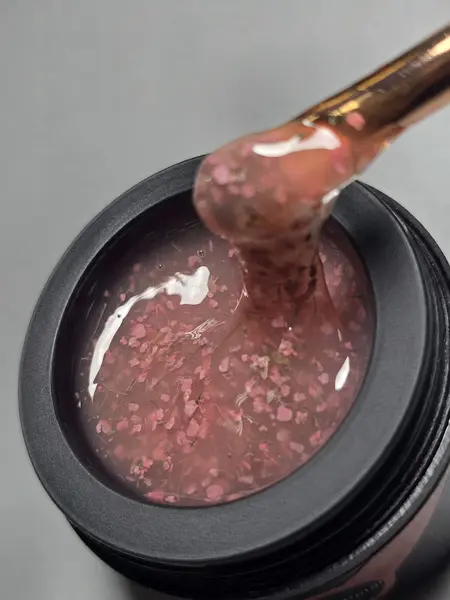 Gel Autonivelant Everin Petal Stories Blush Petal 15gr - Gel Roz Translucid cu Petale