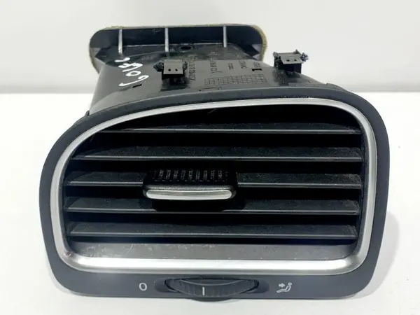 Grila aer bord stanga 5K0819703K Volkswagen Golf 6 (2008-2013)