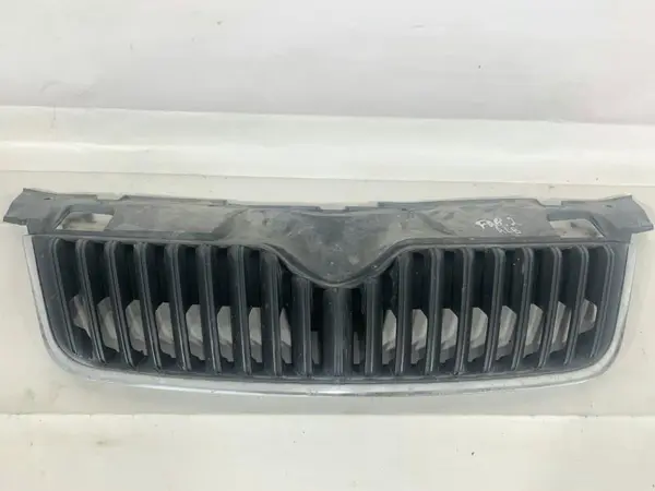 Grila centrala bara fata 5J0853668C Skoda Fabia 2 facelift (2010-2014)