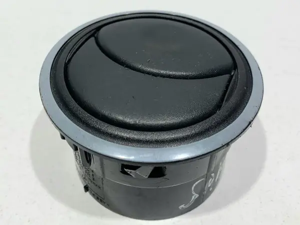 Grila ventilatie bord 687604194R Dacia Logan 2 (2012-2017)