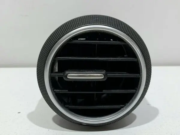 Grila ventilatie bord 8P0820901C Audi A3 facelift (2008-2013) [8P1]