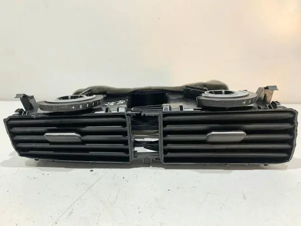 Grila ventilatie bord centrala 5G1815736C Volkswagen Golf 7 (2012-2017)