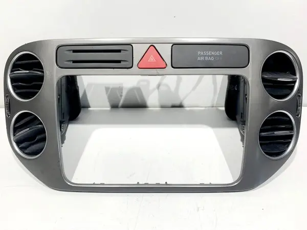 Grila ventilatie bord centrala 5M0819062 Volkswagen Golf 6 plus (2009-2014)