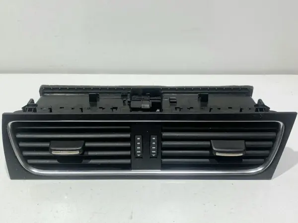Grila ventilatie bord centrala 8T2820951B Audi A5 (2007-2011) [8T3]