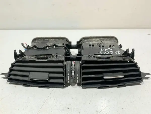 Grila ventilatie bord centrala A2048308454 Mercedes C-Class (2007-2010) [W204]