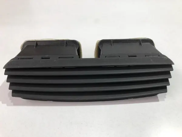 Grila ventilatie bord centrala a2216890066 Mercedes S-Class (2005-2009) [W221]