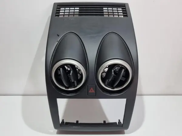Grila ventilatie bord centrala cu buton avarie 68760-JD10A Nissan Qashqai facelift (2010-2013) [J10]