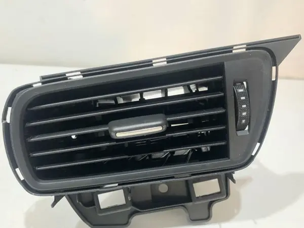 Grila ventilatie bord dreapta 4G2820902 Audi A6 Allroad (2012-2014) [4GH]