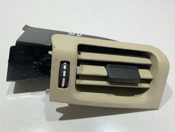 Grila ventilatie dreapta 30671771 Volvo XC60 (2008-2013)