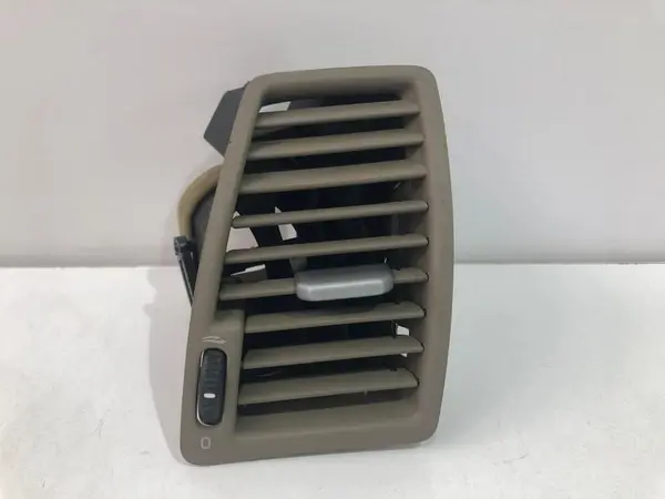 Grila ventilatie dreapta fata 3409399 Volvo XC90 (2002-2006)