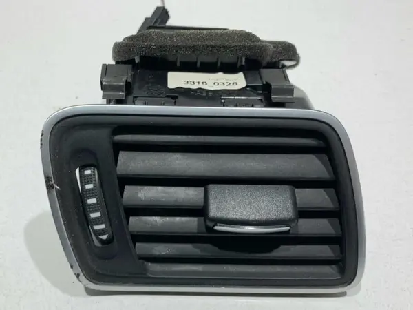 Grila ventilatie dreapta fata 3AC819702A Volkswagen Passat B7 (2010-2014)