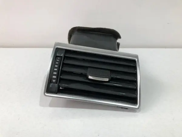 Grila ventilatie dreapta fata 4e0820902 Audi A8 (2002-2009) [4E] D3
