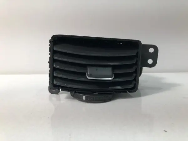 Grila ventilatie dreapta fata 55660-64010 Toyota Corolla Verso (2004-2009)