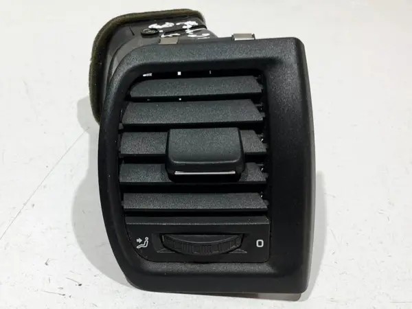 Grila ventilatie dreapta fata 5J0819702 Skoda Fabia 2 facelift (2010-2014)