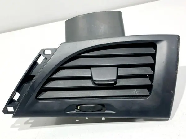Grila ventilatie dreapta fata Renault Megane 3 (2008-2012)