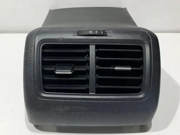 Grila ventilatie spate 5G0863289C Volkswagen Golf 7 (2012-2017)