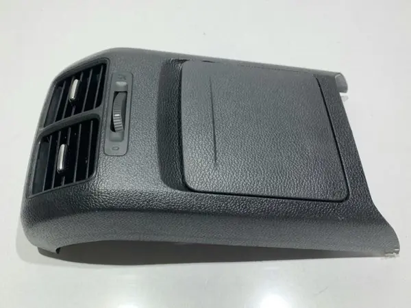 Grila ventilatie spate cu spatiu depozitare 1K0862532G Volkswagen Golf 6 (2008-2013)