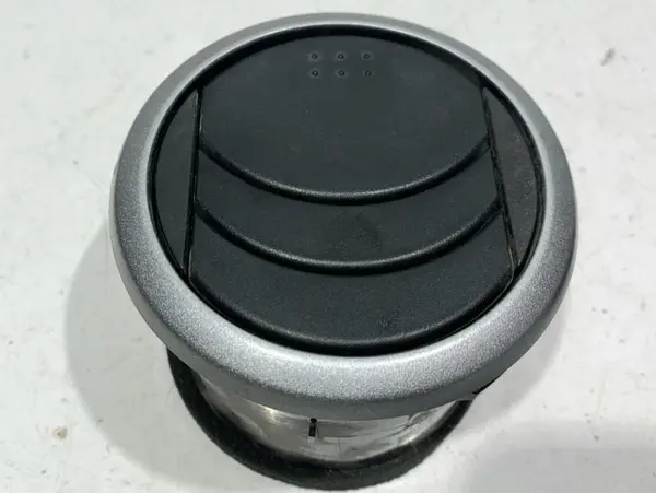 Grila ventilatie stanga / dreapta fata Suzuki Grand Vitara 2 (2005->)